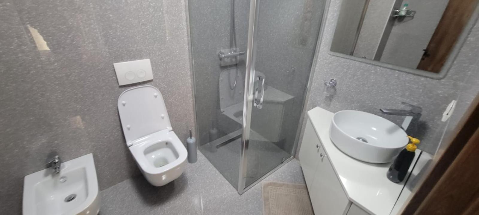 Opera Appartment Tirana Buitenkant foto